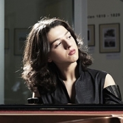 Khatia Buniatishvili Resmi